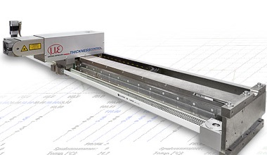 On-roll profile thickness measurement